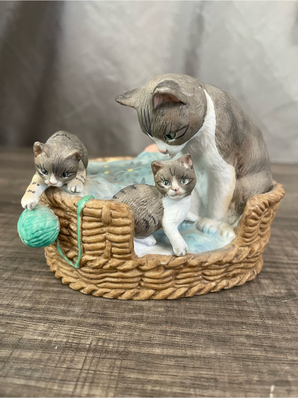 Vintage 1990 San Francisco Music Box Co Porcelain Cats in Basket Figurine
